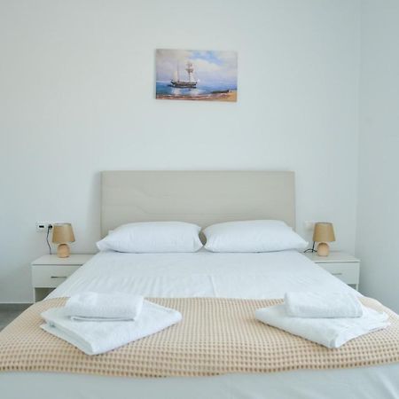 Zeras Apartments 아다마스 외부 사진