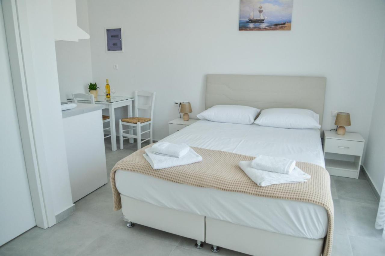Zeras Apartments 아다마스 외부 사진