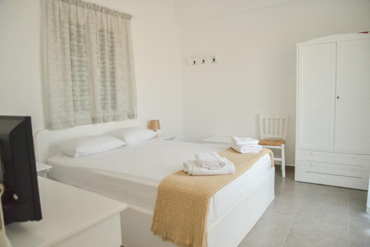 Zeras Apartments 아다마스 외부 사진
