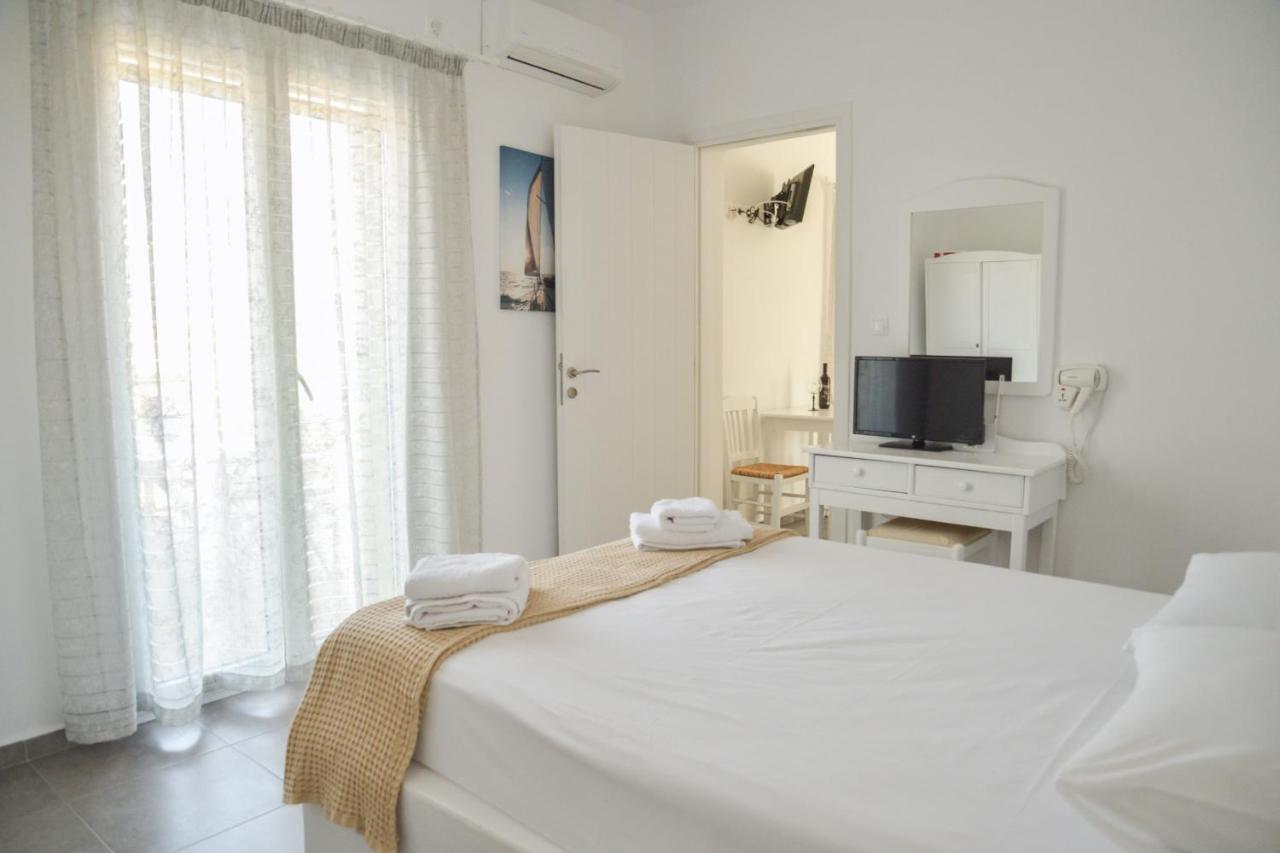 Zeras Apartments 아다마스 외부 사진