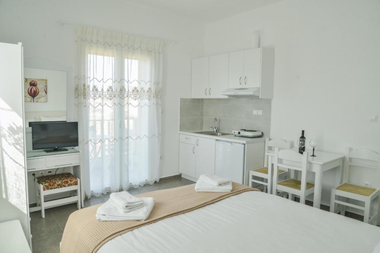 Zeras Apartments 아다마스 외부 사진