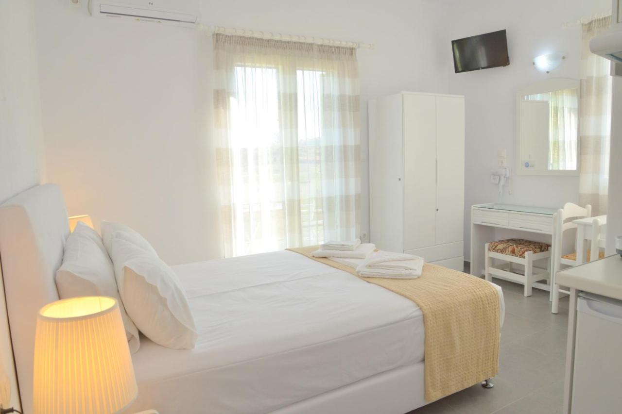 Zeras Apartments 아다마스 외부 사진